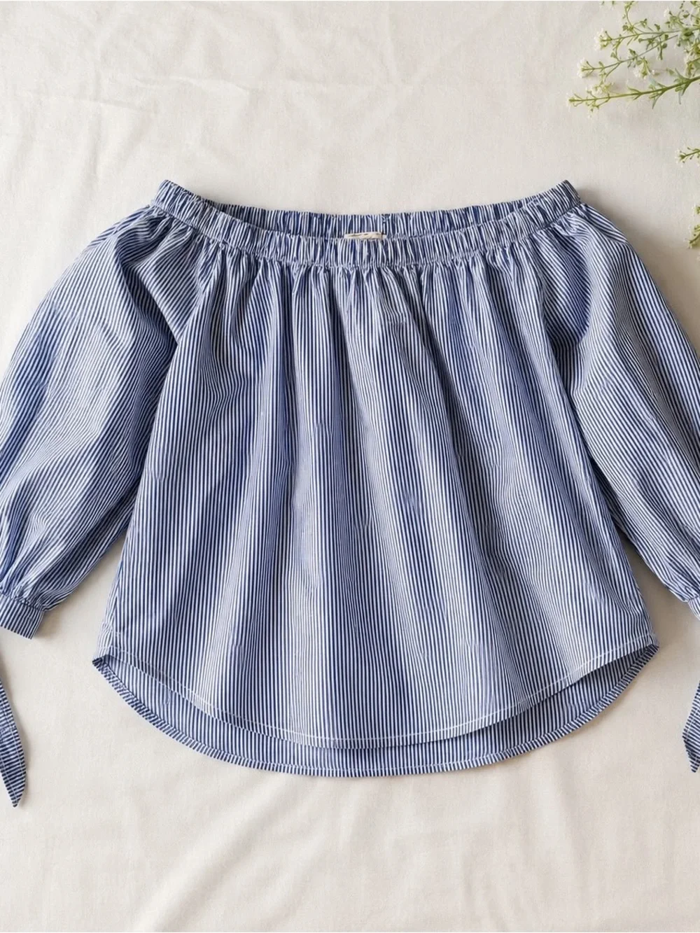 Abercrombie & Fitch Blue Stripe Off Shoulder Tie Sleeve Top M